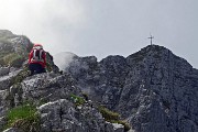 46 La croce sembra vicina...